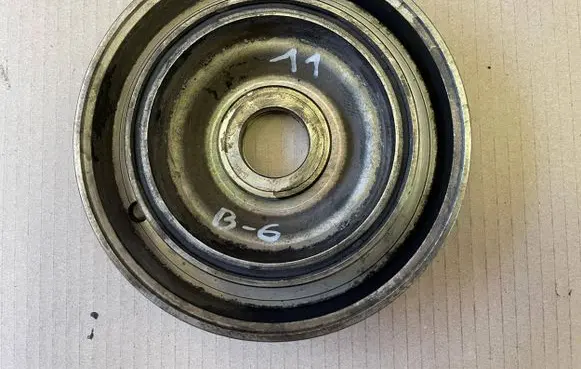 Ford Kuga I Crankshaft pulley 9681952280