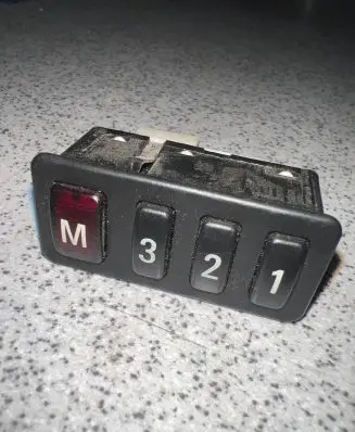 BMW 5 E39 Seat control switch 8352160