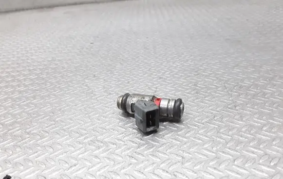 Audi A2 Fuel injector 036031C