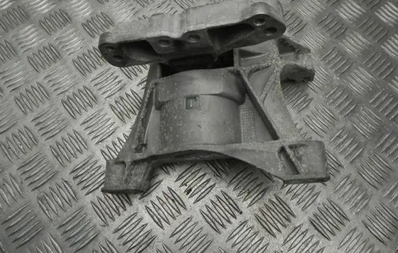Peugeot 308 Engine mount bracket 4A100160 VD21524