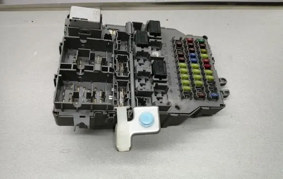 Honda Accord Fuse module A000011 022105