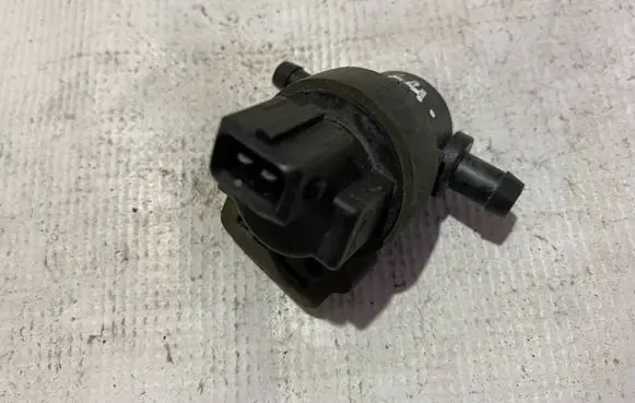 Mercedes-Benz C W203 Turbo solenoid valve 0004701593 A0004701593