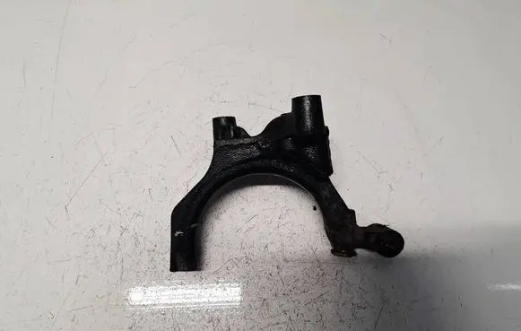 Seat Leon (5F) Engine mounting bracket 04L425