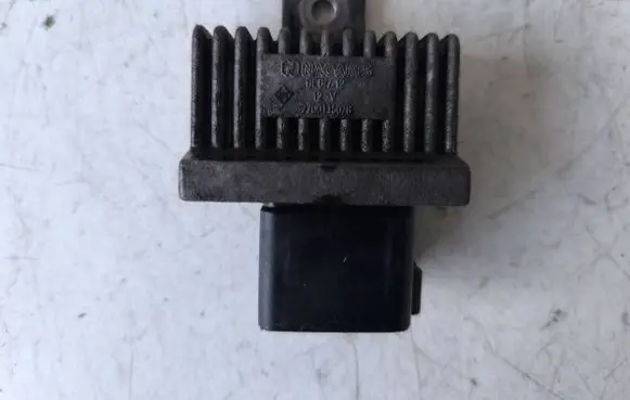 Renault Trafic II (X83) Glow plug pre-heat relay 7700115078 BED742