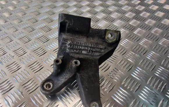 Audi A8 S8 D3 4E Engine mounting bracket 4E0199308BJ