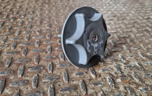 Nissan Qashqai Spare wheel bolt 