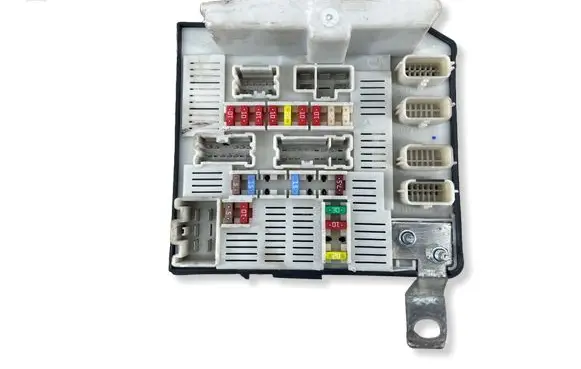 Dacia Sandero Fuse module 8200481866 6888680788 519158109