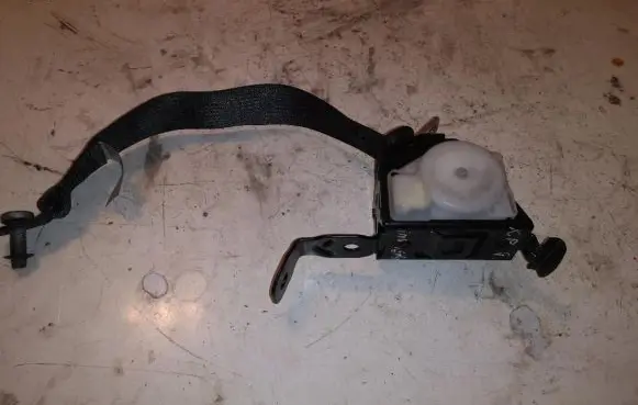 Opel Insignia A Front seatbelt 30648401 A1038