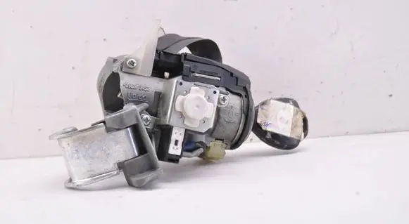 Toyota Avensis T270 Ignition lock 450200203 29653453