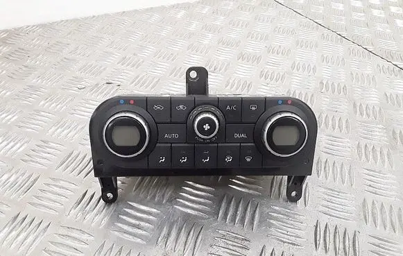 Nissan Qashqai Climate control unit 27500jd45d