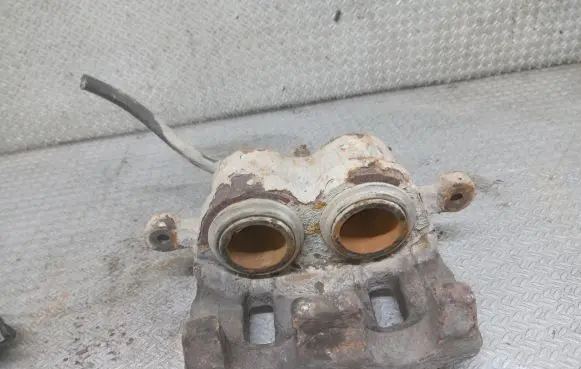 Hyundai Santa Fe Front brake caliper