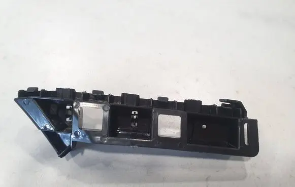 Volkswagen PASSAT B7 USA Front bumper mounting bracket 561807184 561807184A
