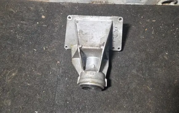 BMW 4 F32 F33 Driveshaft support bearing bracket 7587862 59280110