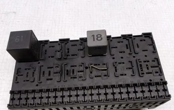 Volkswagen PASSAT B4 Fuse module 357937039 191955531 191937503