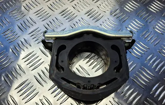 Alfa Romeo 156 Driveshaft support bearing bracket 50501572