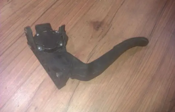 Mercedes-Benz Vito Viano W638 Accelerator throttle pedal a90130004