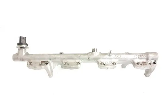 BMW 5 G30 G31 Fuel main line pipe 7639979