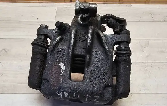 Renault Trafic II (X83) Rear brake caliper 