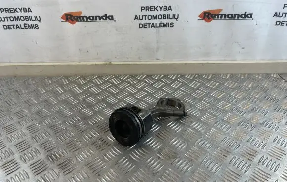 Subaru Outback Piston with connecting rod