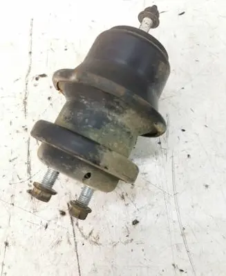 Subaru Outback Engine mount bracket