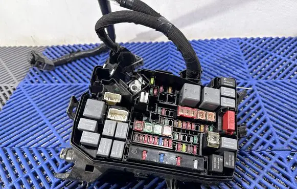Toyota Auris E180 Fuse box set 602730