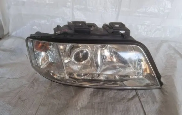 Audi A6 S6 C5 4B Headlight/headlamp 4B0941030