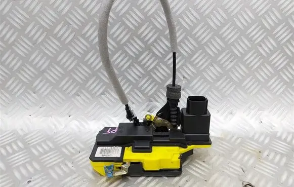 Volvo XC90 Rear door lock 30663639