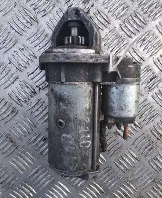 Mercedes-Benz C W203 Starter motor D7R17 ZM590