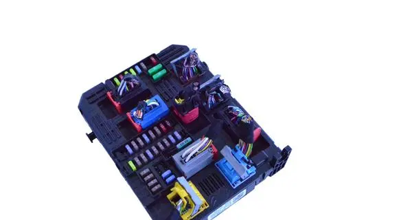 Opel Mokka B Central body control module 9832881080