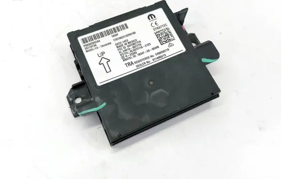 Dodge RAM Aerial antenna amplifier 68583952AA P68583952AA