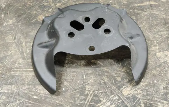 Opel Mokka B Rear brake disc plate dust cover 9825073280