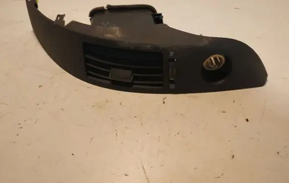 Toyota Corolla Verso AR10 Dash center air vent grill 5568064010