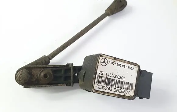 Mercedes-Benz Sprinter W907 W910 Rear air suspension level height sensor A9079050905