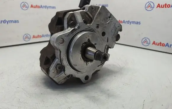 BMW X3 E83 Fuel injection high pressure pump 8511824 13518511824 0445010146