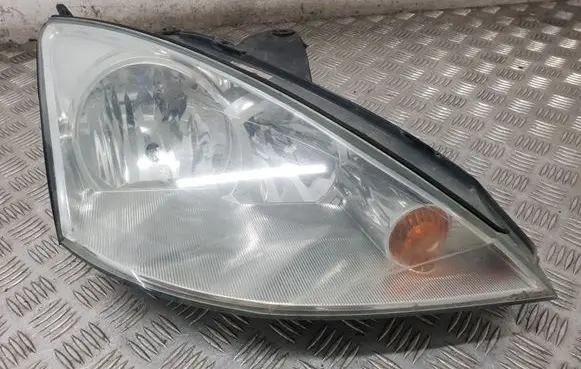 Ford Focus Headlight/headlamp 2M5113W029BE