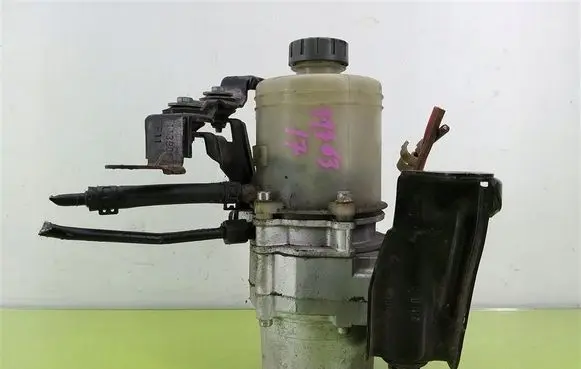 Volkswagen Polo Power steering pump 6Q0423371A