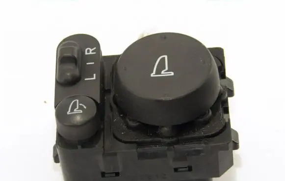 Honda CR-V Wing mirror switch M33212