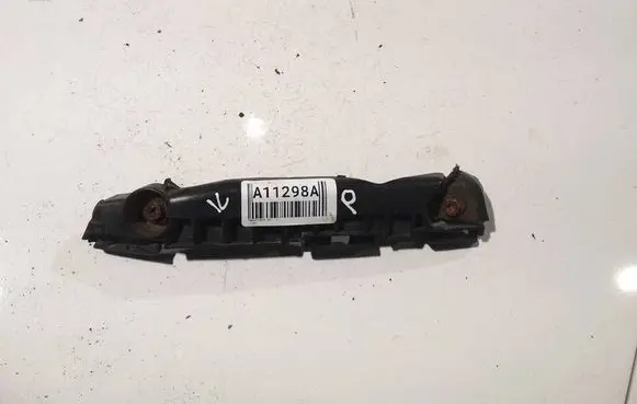 Toyota Yaris Front bumper mounting bracket 
