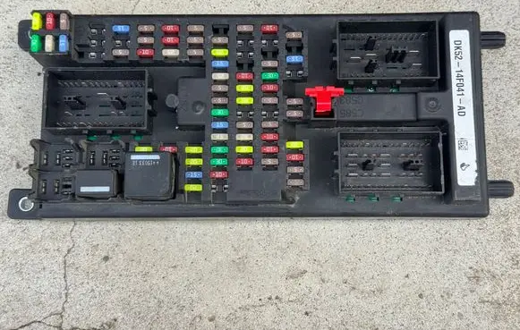 Land Rover Range Rover L405 Fuse box set DK5214F041AD 6634888491 506111E04