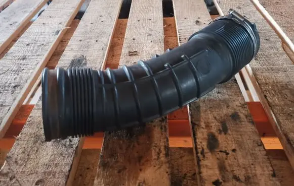 Volvo XC60 Air intake hose/pipe 6898050