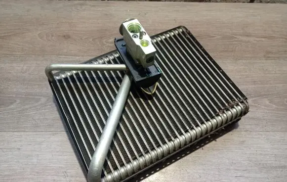 Volvo S60 Air conditioning (A/C) radiator (interior) 30676364 ZVS0550B01