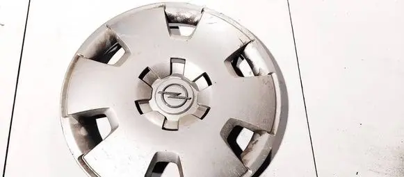 Opel Astra H R16 wheel hub/cap/trim 13209732 13209733