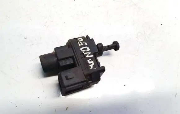 Brake pedal sensor switch
