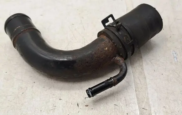 Toyota Auris 150 Engine coolant pipe/hose 1657726040 165710R030