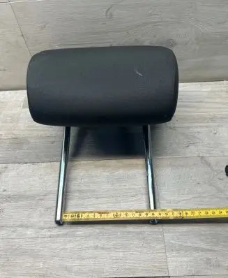 Volkswagen Jetta VI Rear seat headrest 