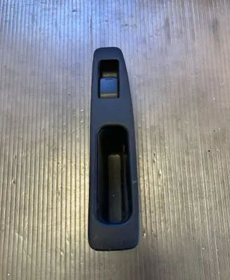 Nissan Qashqai Electric window control switch 25411JD000