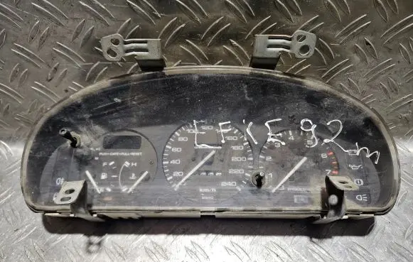 Mazda 323 F Speedometer (instrument cluster) 769809783