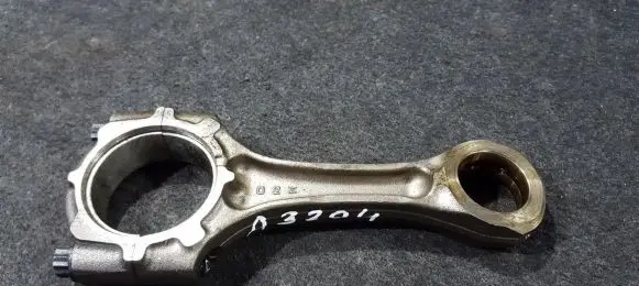 Toyota Avensis T220 Connecting rod/conrod 