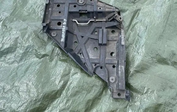 Porsche Panamera (970) Headlight/headlamp mounting bracket 97063107402