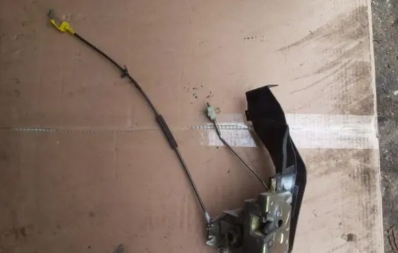 Ford Focus Front door lock